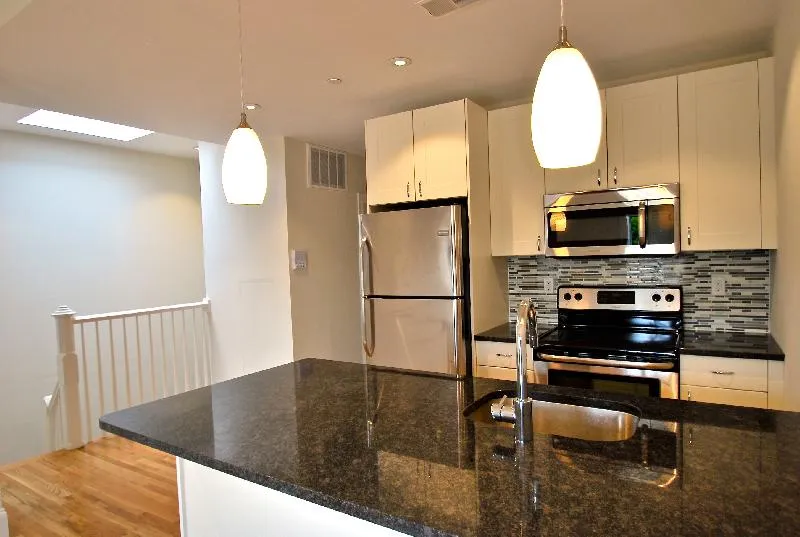 3 bed, 1 bath apartment for rent at 53 Fort Ave Unit 3, Roxbury — photo 11 of 13