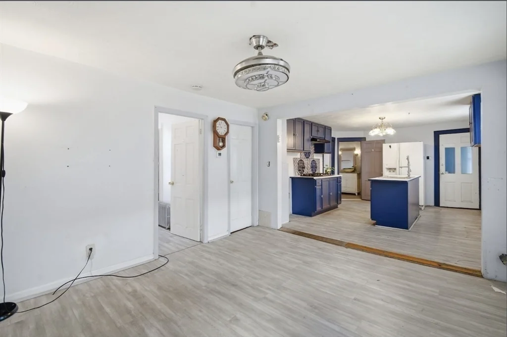 3 bed, 1 bath apartment for rent at 53 Fremont St Unit 1, Springfield — photo 4 of 9
