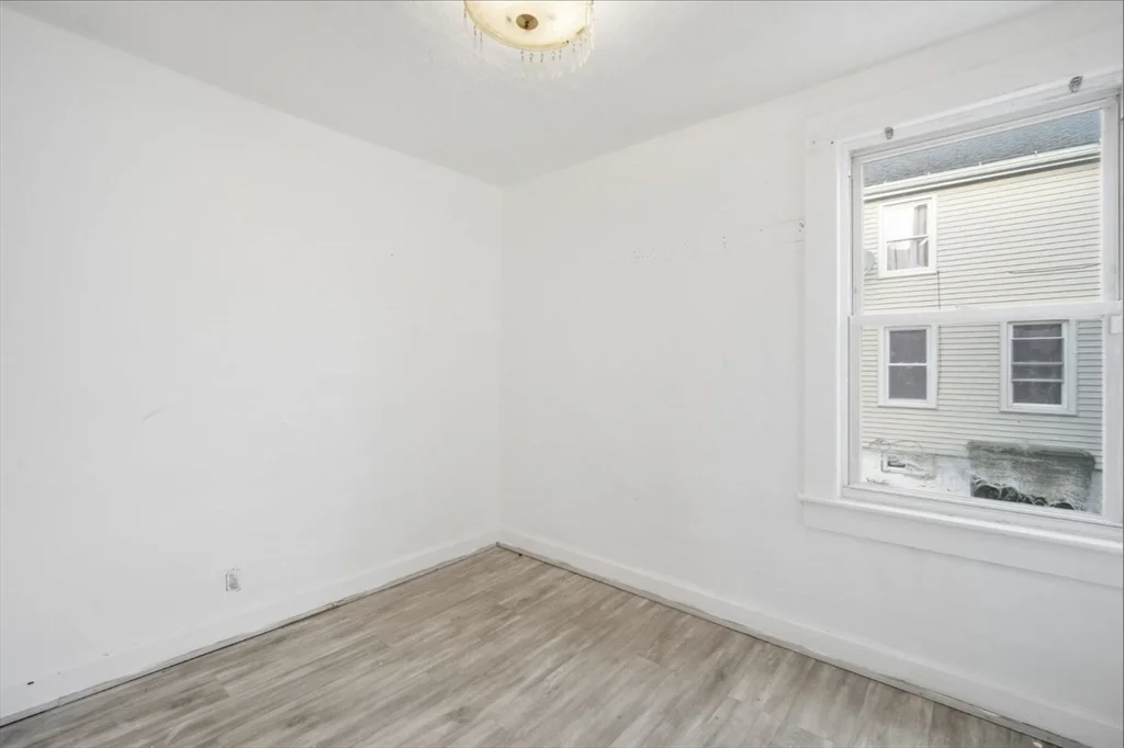 3 bed, 1 bath apartment for rent at 53 Fremont St Unit 1, Springfield — photo 5 of 9