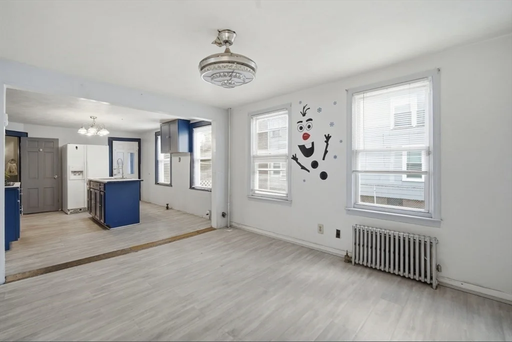 3 bed, 1 bath apartment for rent at 53 Fremont St Unit 1, Springfield — photo 3 of 9