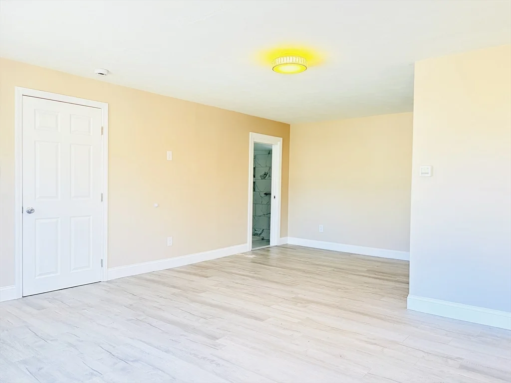5 bed, 2 bath apartment for rent at 53 Gale Rd Unit 0, Weymouth — photo 9 of 14