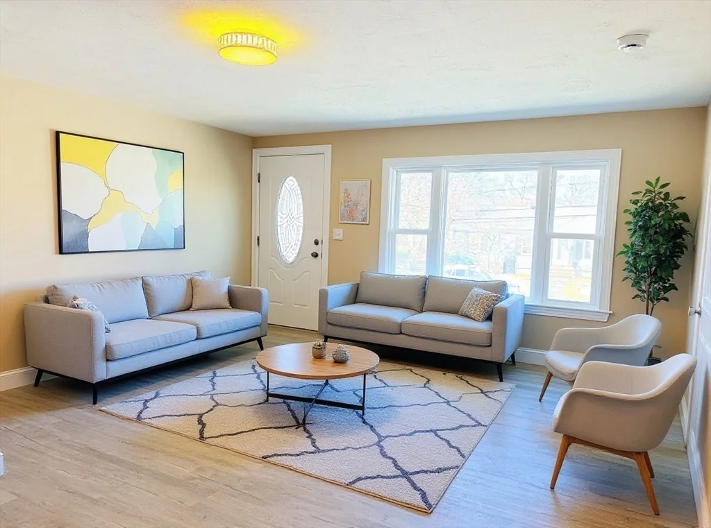 5 bed, 2 bath apartment for rent at 53 Gale Rd Unit 0, Weymouth — photo 2 of 14