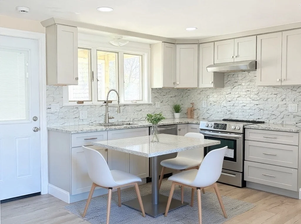 5 bed, 2 bath apartment for rent at 53 Gale Rd Unit 0, Weymouth — photo 3 of 14