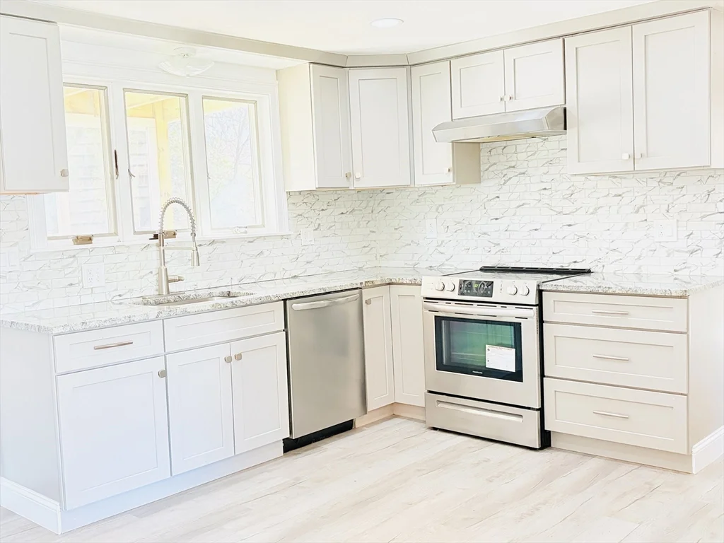 5 bed, 2 bath apartment for rent at 53 Gale Rd Unit 0, Weymouth — photo 4 of 14