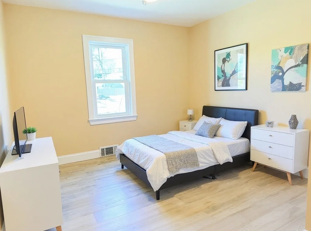 5 bed, 2 bath apartment for rent at 53 Gale Rd Unit 0, Weymouth — photo 7 of 14