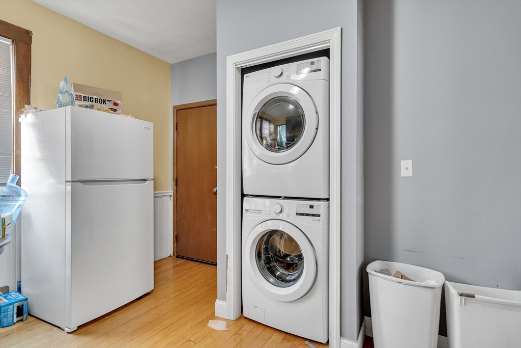 6 bed, 2 bath apartment for rent at 53 Gardner St Unit 2, Allston — photo 4 of 14