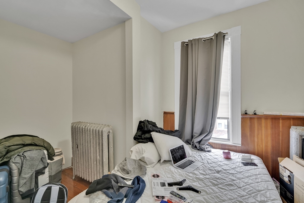6 bed, 2 bath apartment for rent at 53 Gardner St Unit 2, Allston — photo 11 of 14