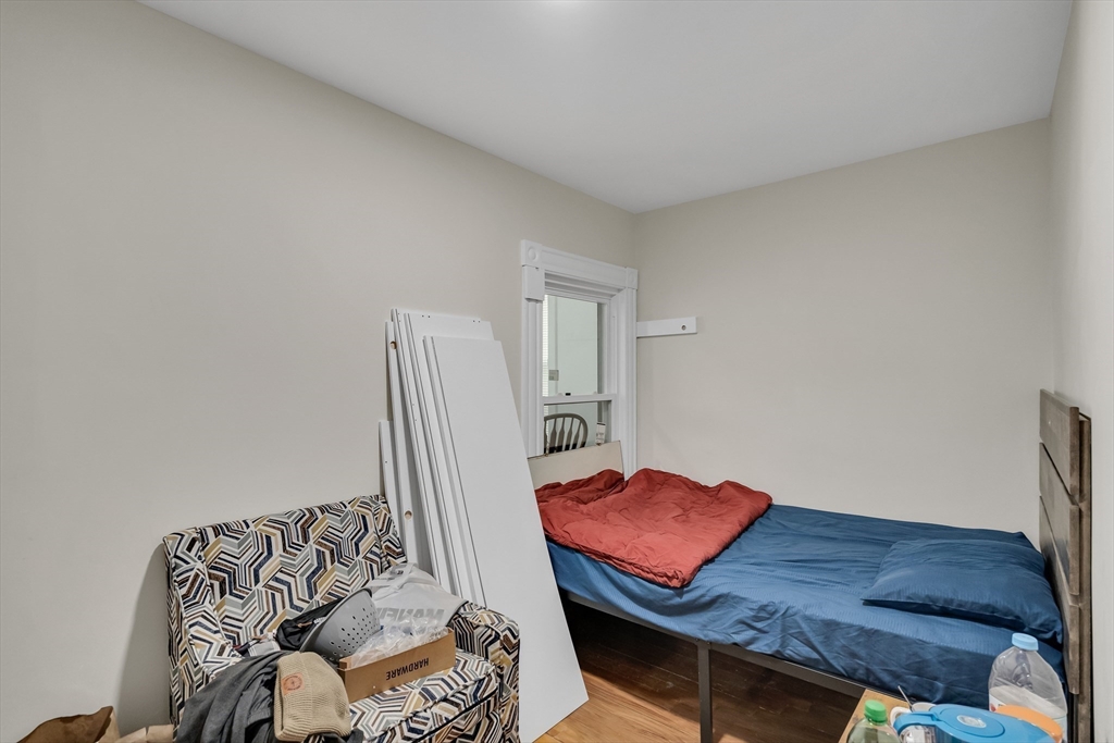 6 bed, 2 bath apartment for rent at 53 Gardner St Unit 2, Allston — photo 12 of 14
