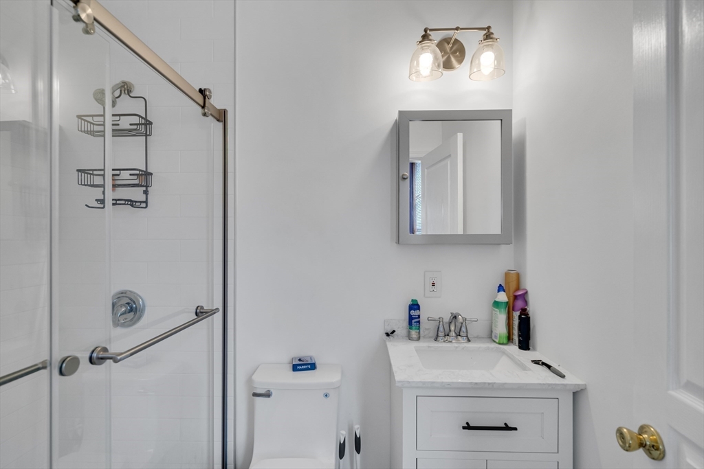 6 bed, 2 bath apartment for rent at 53 Gardner St Unit 2, Allston — photo 5 of 14