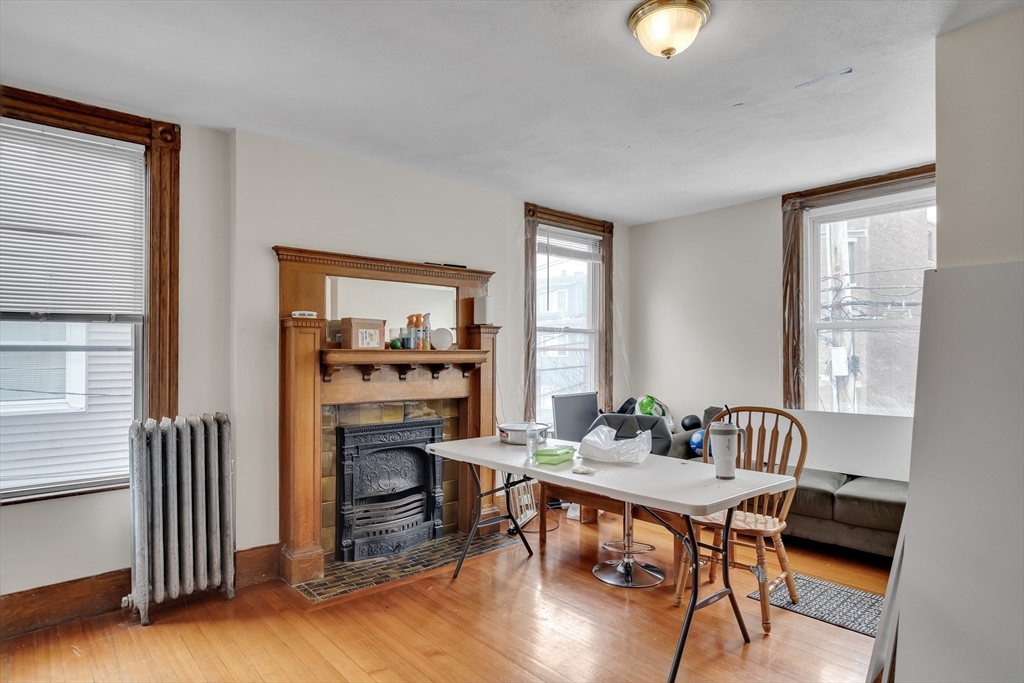 6 bed, 2 bath apartment for rent at 53 Gardner St Unit 2, Allston — photo 3 of 14
