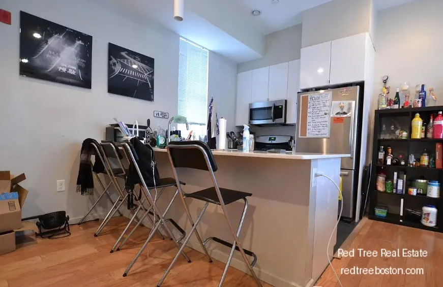 4 bed, 2.5 bath apartment for rent at 53 Glenville Ave Unit 1, Allston — photo 6 of 15