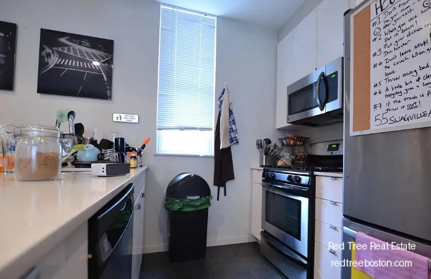4 bed, 2.5 bath apartment for rent at 53 Glenville Ave Unit 1, Allston — photo 4 of 15