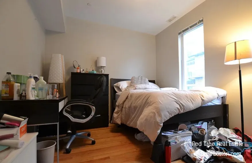 4 bed, 2.5 bath apartment for rent at 53 Glenville Ave Unit 1, Allston — photo 10 of 15
