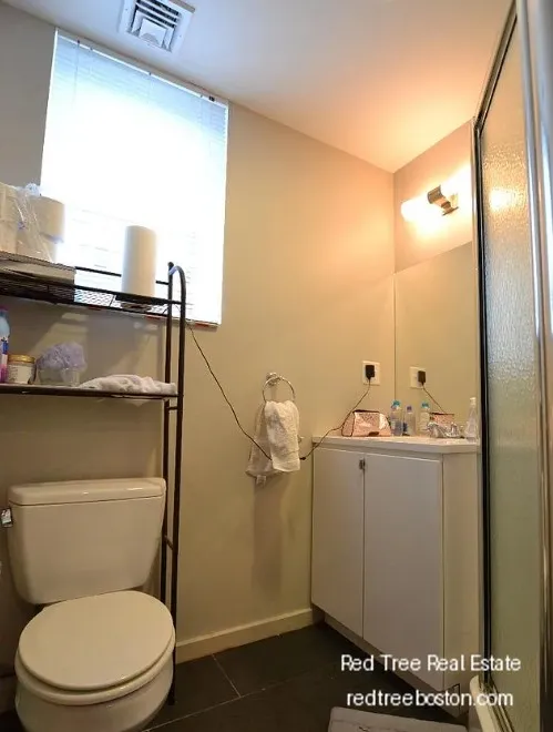 4 bed, 2.5 bath apartment for rent at 53 Glenville Ave Unit 1, Allston — photo 13 of 15