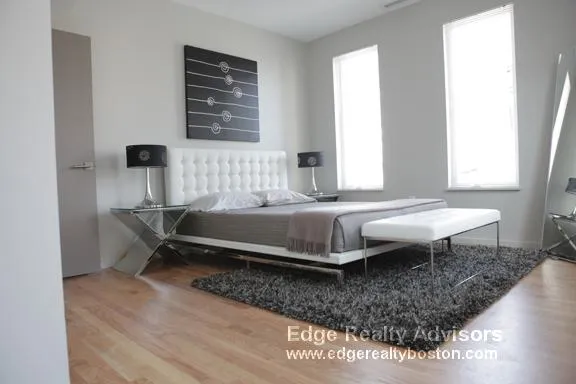 4 bed, 2.5 bath apartment for rent at 53 Glenville Ave Unit N/A, Allston — photo 3 of 4