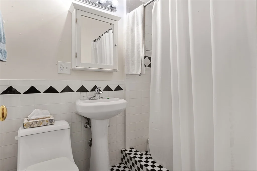 Studio bed, 1 bath apartment for rent at 53 Hancock St Unit 1, Beacon Hill — photo 6 of 6