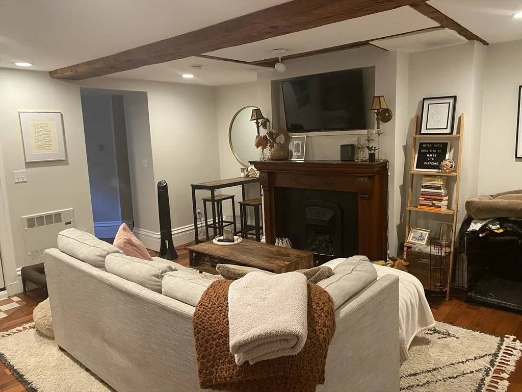1 bed, 1 bath apartment for rent at 53 Hancock St Unit 2, Beacon Hill — photo 2 of 16