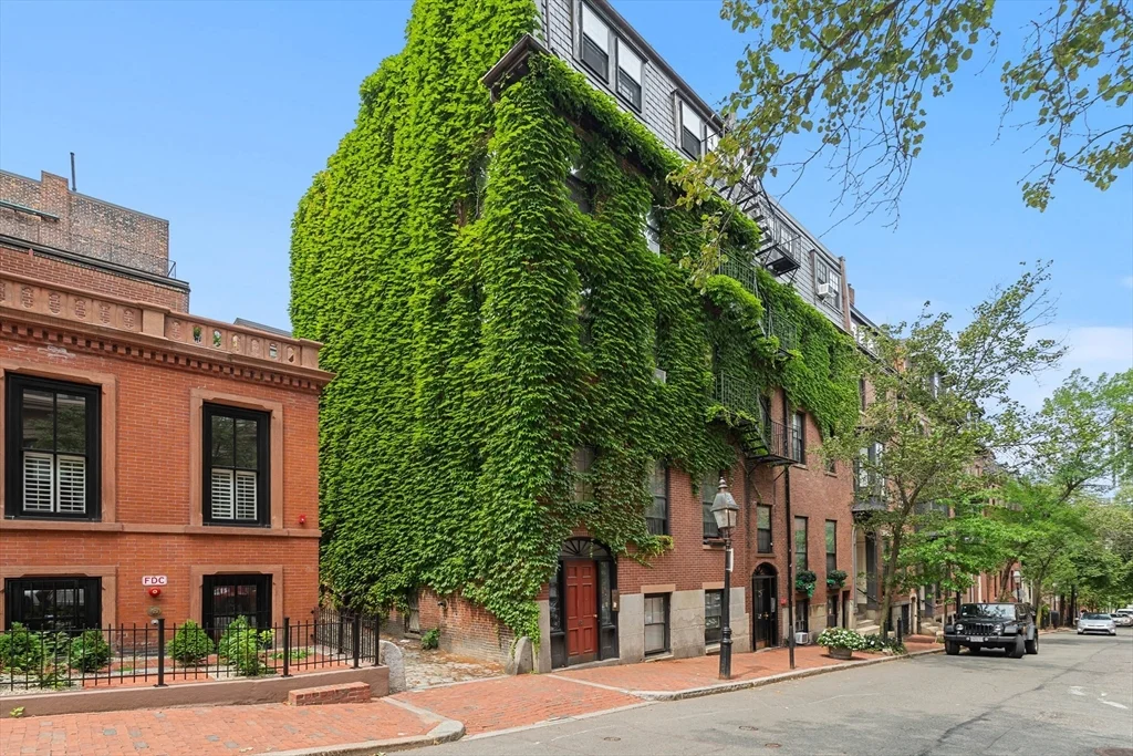 1 bed, 1 bath apartment for rent at 53 Hancock St Unit 7, Beacon Hill — photo 2 of 2