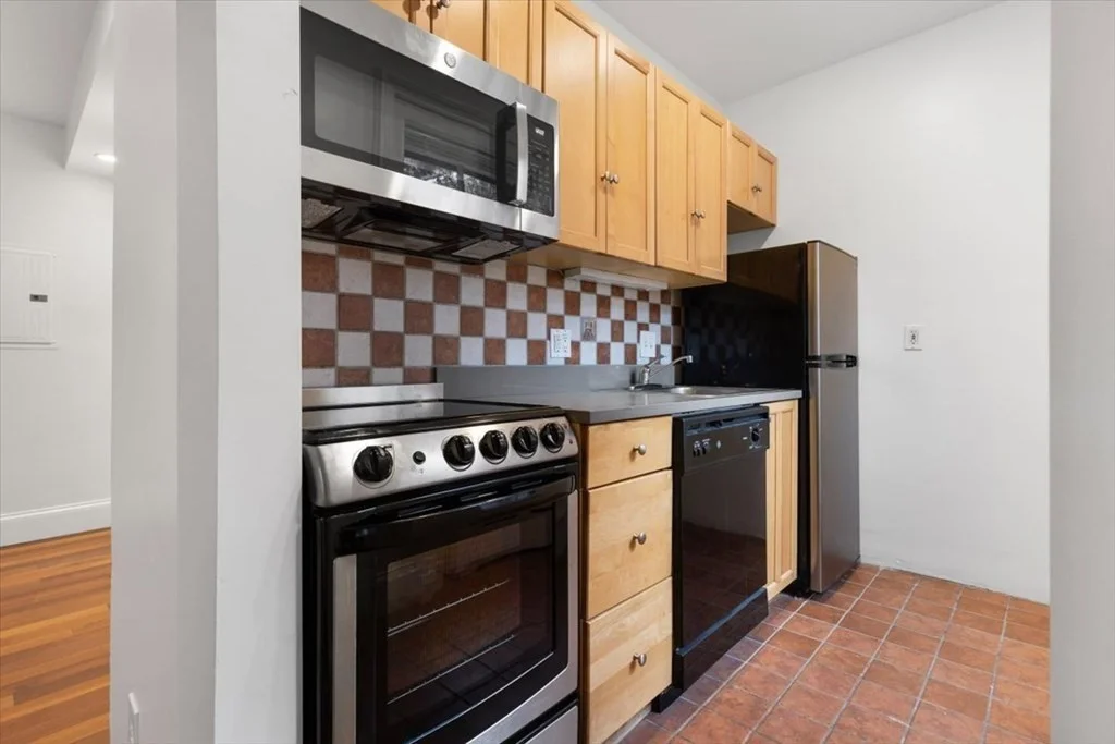 1 bed, 1 bath apartment for rent at 53 Hancock St Unit 8, Beacon Hill — photo 4 of 10