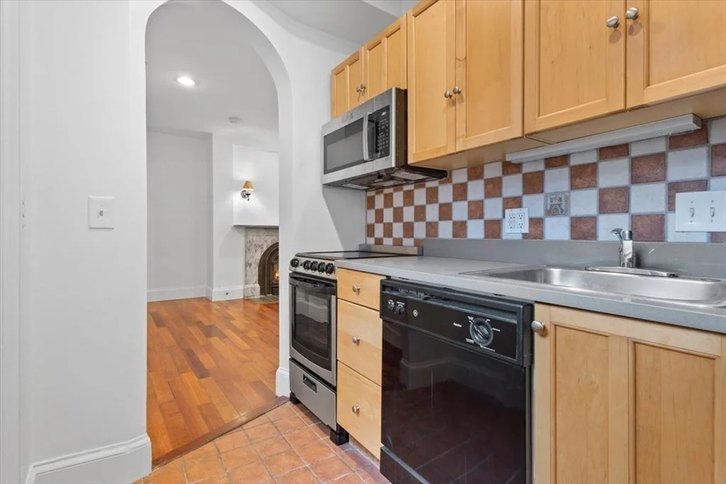 1 bed, 1 bath apartment for rent at 53 Hancock St Unit 8, Beacon Hill — photo 5 of 10