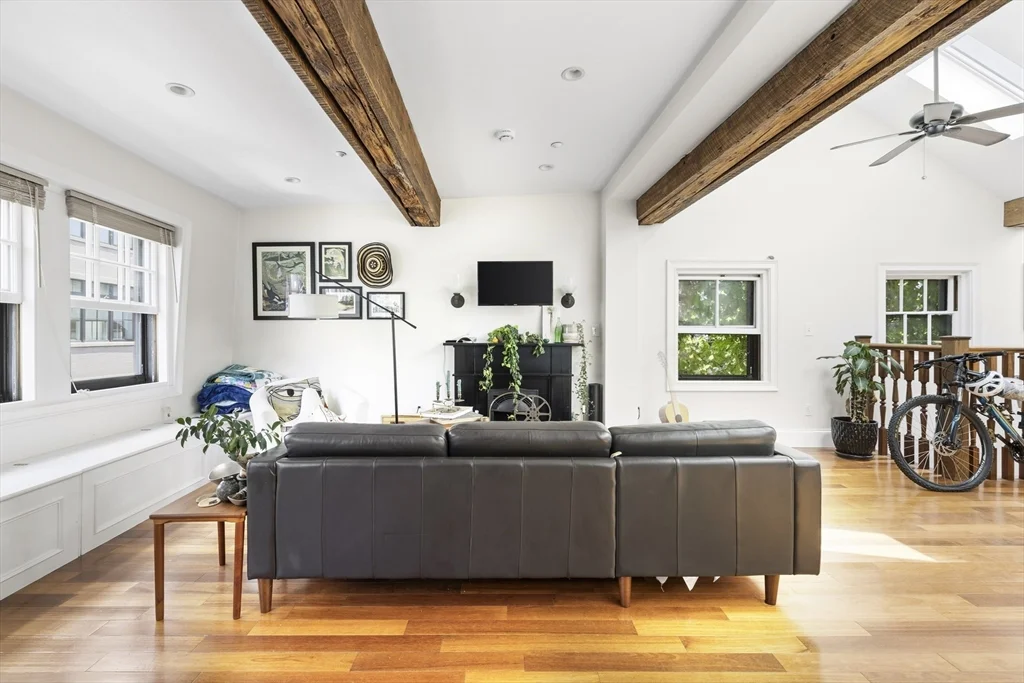1 bed, 1 bath apartment for rent at 53 Hancock St Unit 9, Beacon Hill — photo 3 of 15
