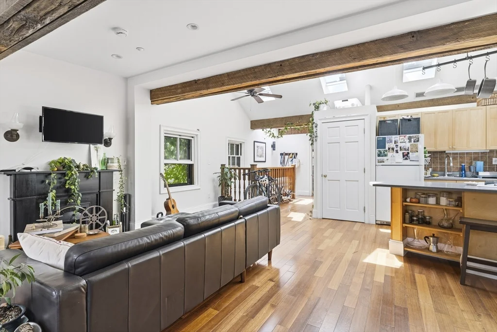 1 bed, 1 bath apartment for rent at 53 Hancock St Unit 9, Beacon Hill — photo 4 of 15