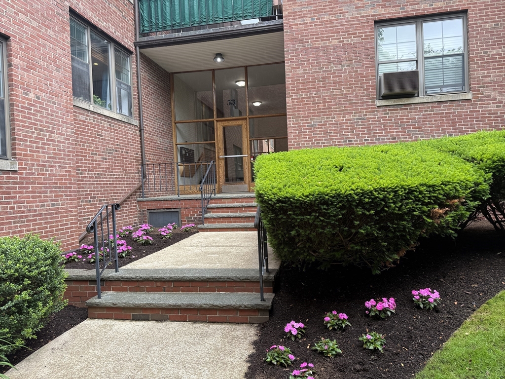 3 bed, 2 bath apartment for rent at 53 Harvard Ave Unit 2, Harvard Avenue — photo 1 of 23