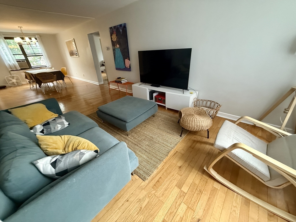3 bed, 2 bath apartment for rent at 53 Harvard Ave Unit 2, Harvard Avenue — photo 3 of 23