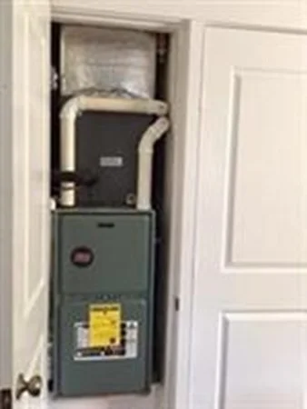 3 bed, 1 bath apartment for rent at 53 Heath St Unit 2, Jamaica Plain — photo 11 of 14