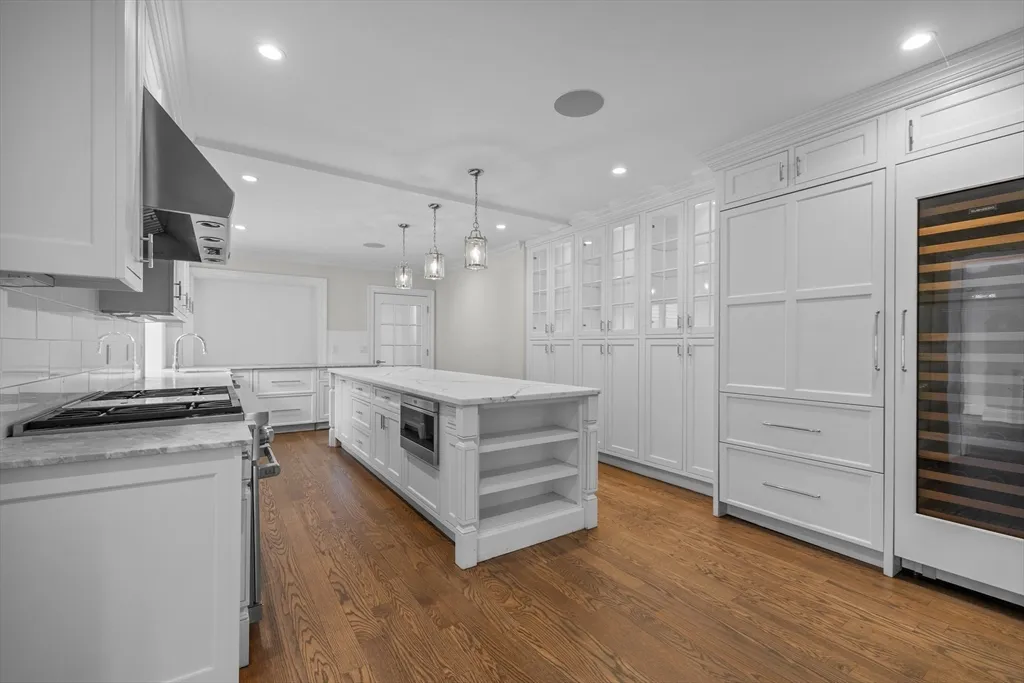 5 bed, 4+ bath apartment for rent at 53 Heather Ln, Needham — photo 6 of 17