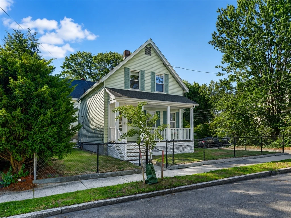 2 bed, 1 bath apartment for rent at 53 Henderson St, Arlington — photo 4 of 37