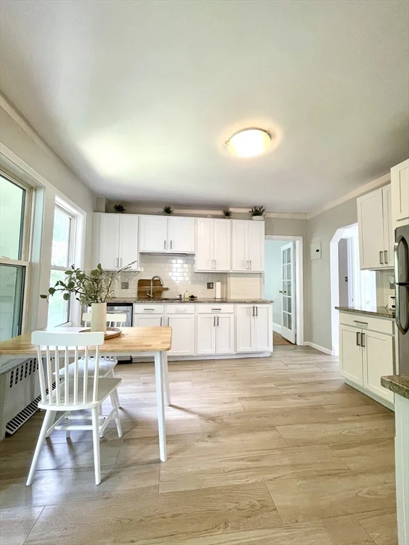 5 bed, 1 bath apartment for rent at 53 Hillsdale Unit 1, Boston — photo 10 of 35