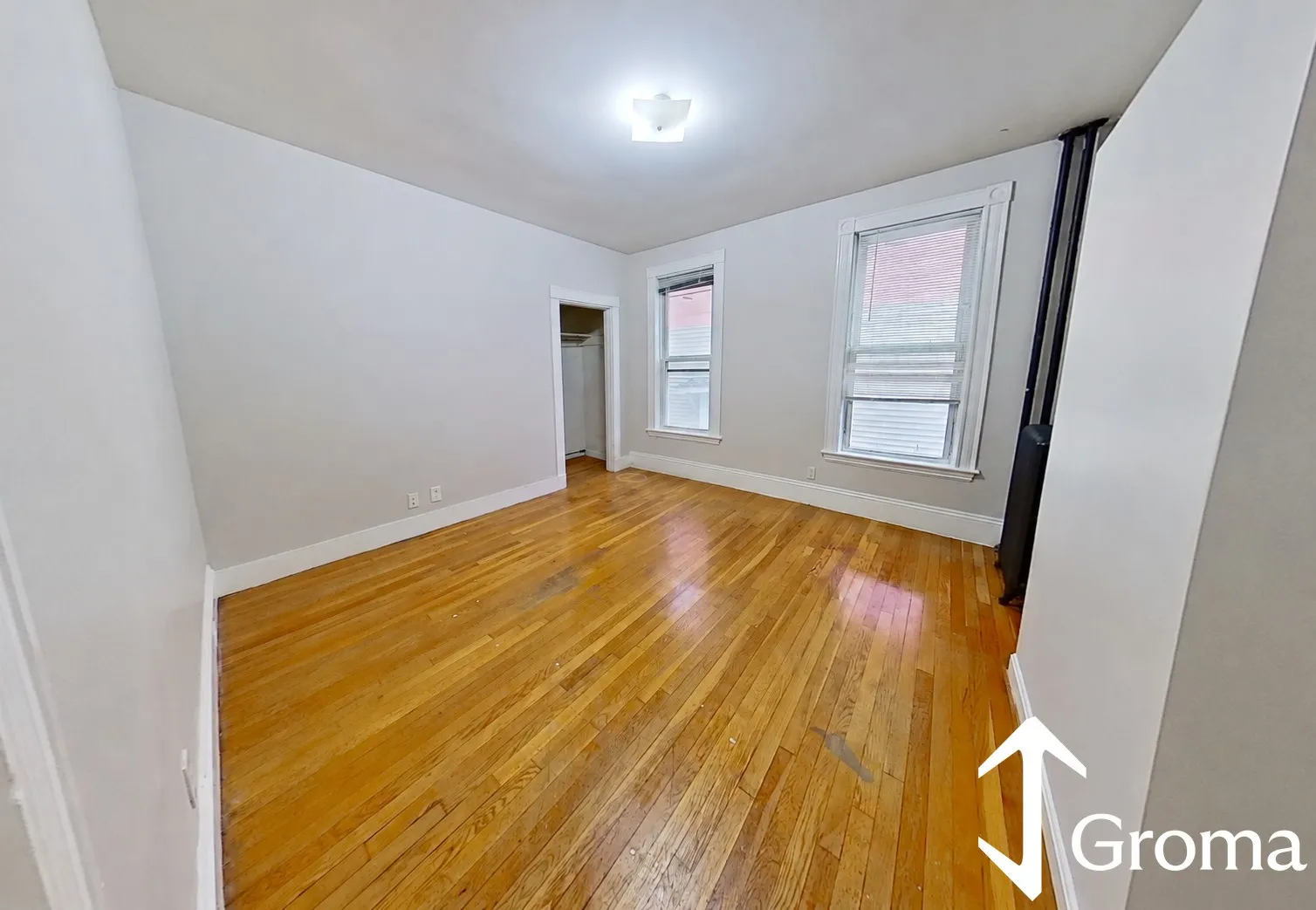 4 bed, 1 bath apartment for rent at 53 Hillside St Unit 1, Mission Hill — photo 6 of 12