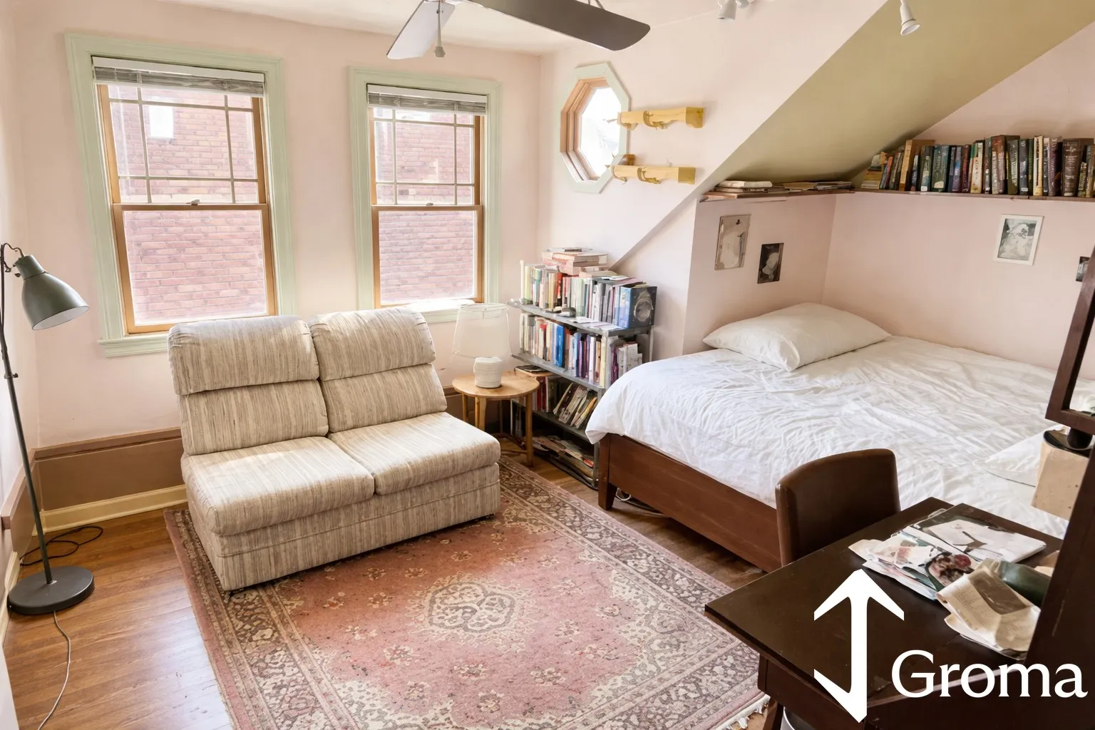 4 bed, 1 bath apartment for rent at 53 Hillside St Unit 1, Mission Hill — photo 6 of 10