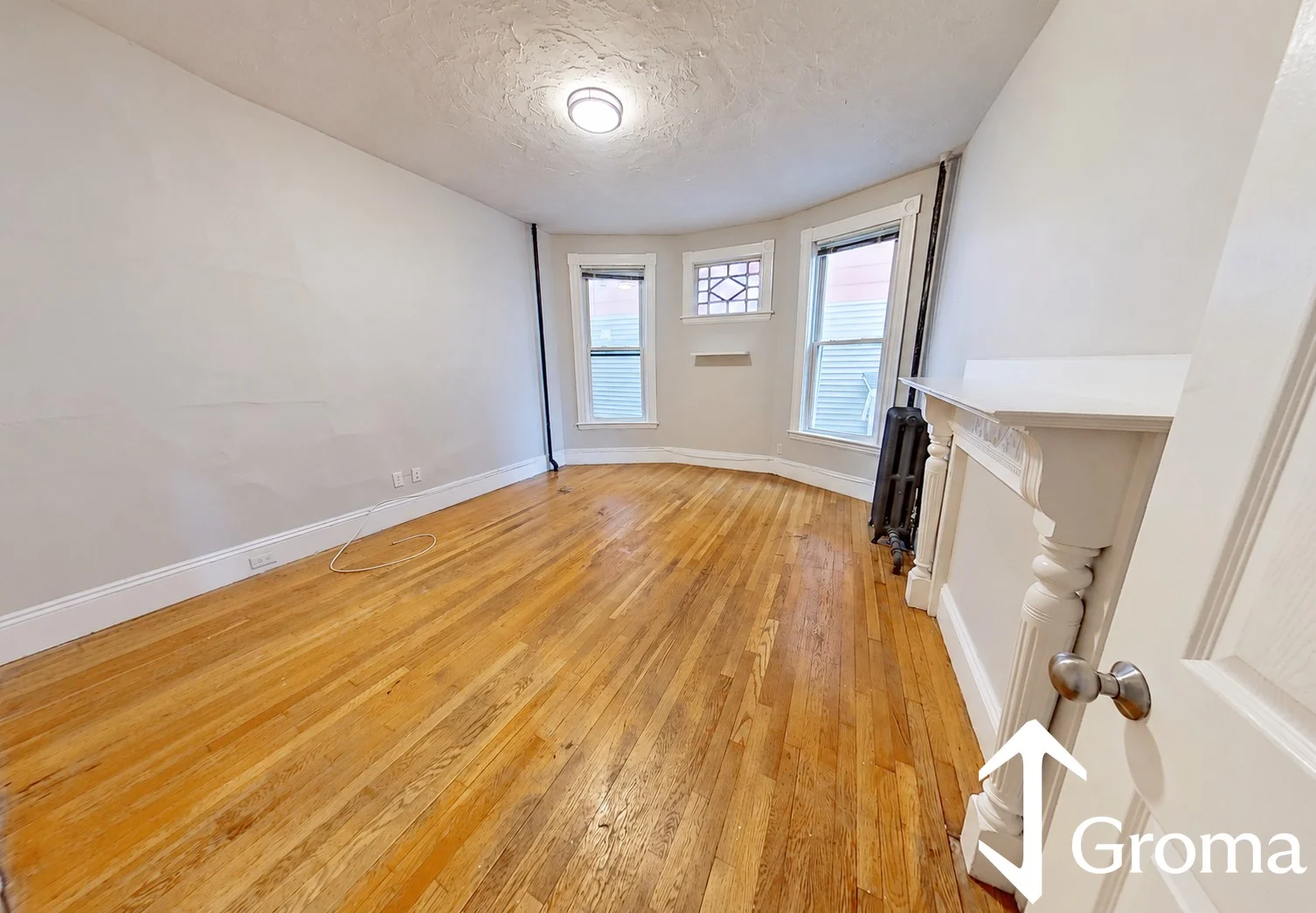 4 bed, 1 bath apartment for rent at 53 Hillside St Unit 1, Mission Hill — photo 10 of 12