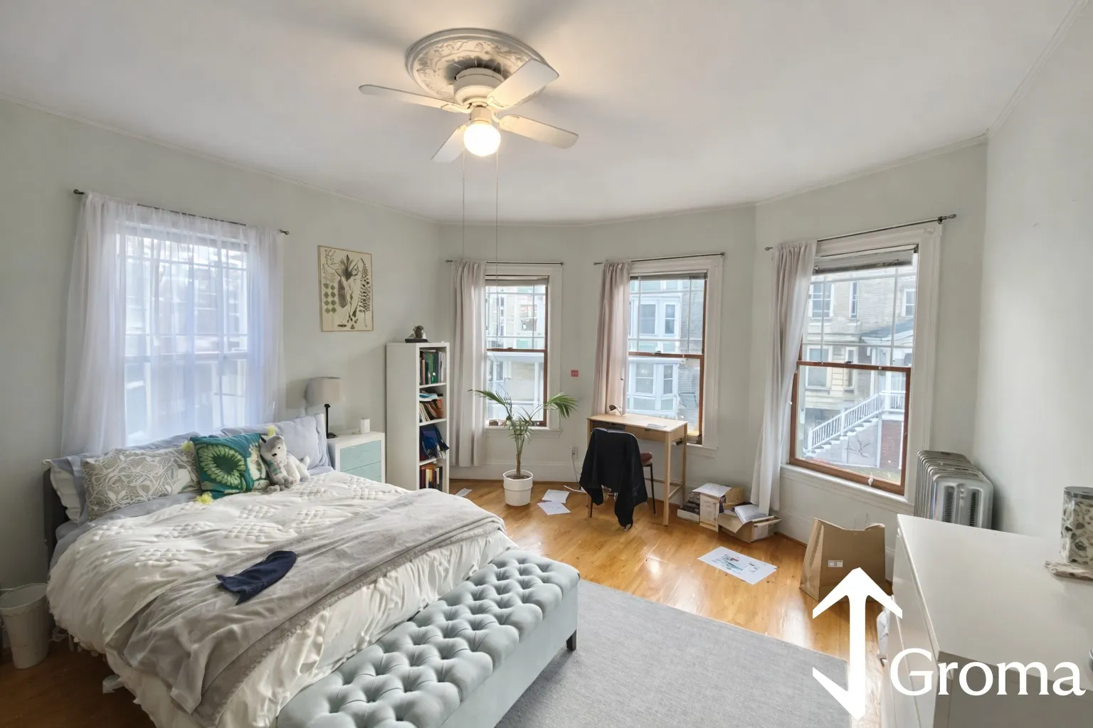 4 bed, 1 bath apartment for rent at 53 Hillside St Unit 2, Mission Hill — photo 4 of 10