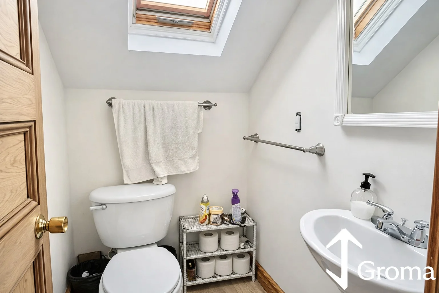 4 bed, 1 bath apartment for rent at 53 Hillside St Unit 2, Mission Hill — photo 10 of 10