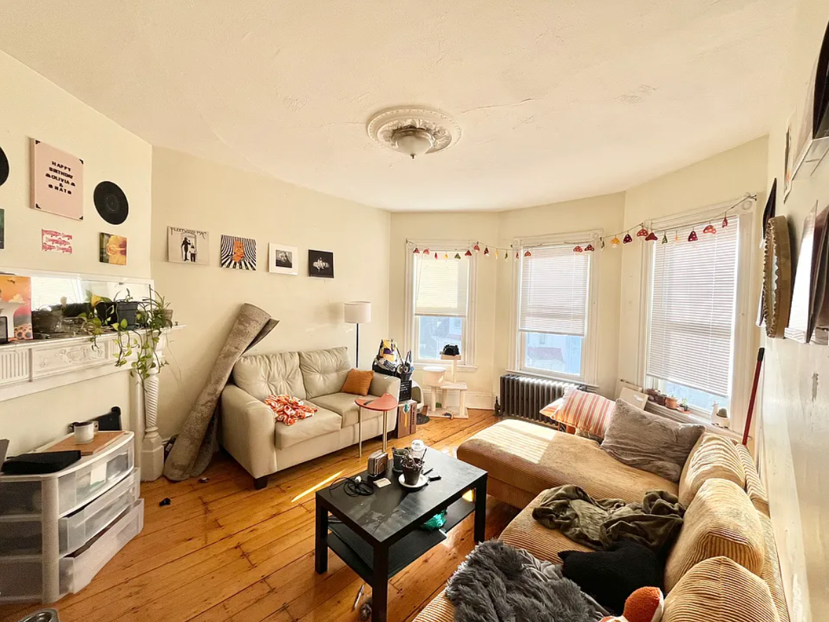 4 bed, 1 bath apartment for rent at 53 Hillside St Unit 3, Mission Hill — photo 1 of 10