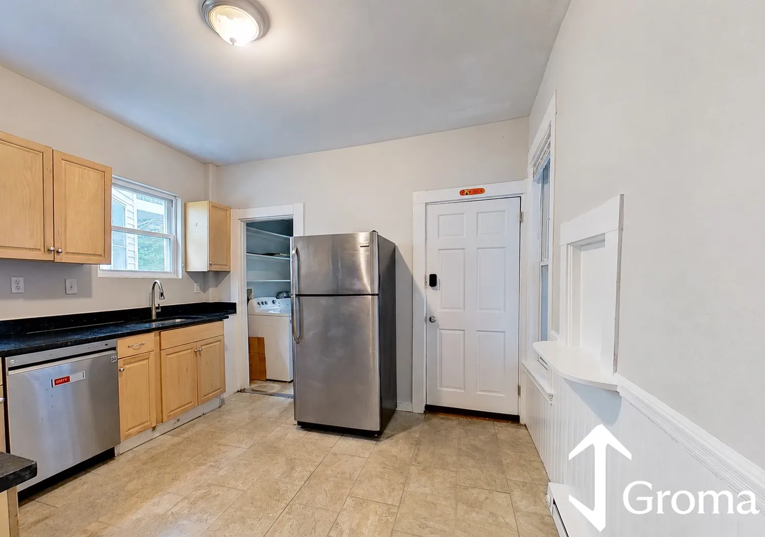 4 bed, 1 bath apartment for rent at 53 Hillside St Unit 3, Mission Hill — photo 2 of 9