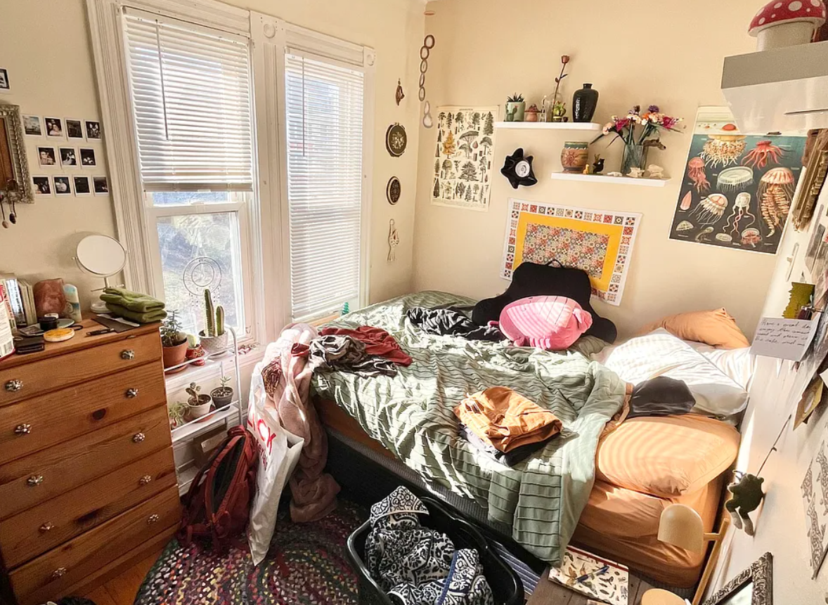 4 bed, 1 bath apartment for rent at 53 Hillside St Unit 3, Mission Hill — photo 8 of 10