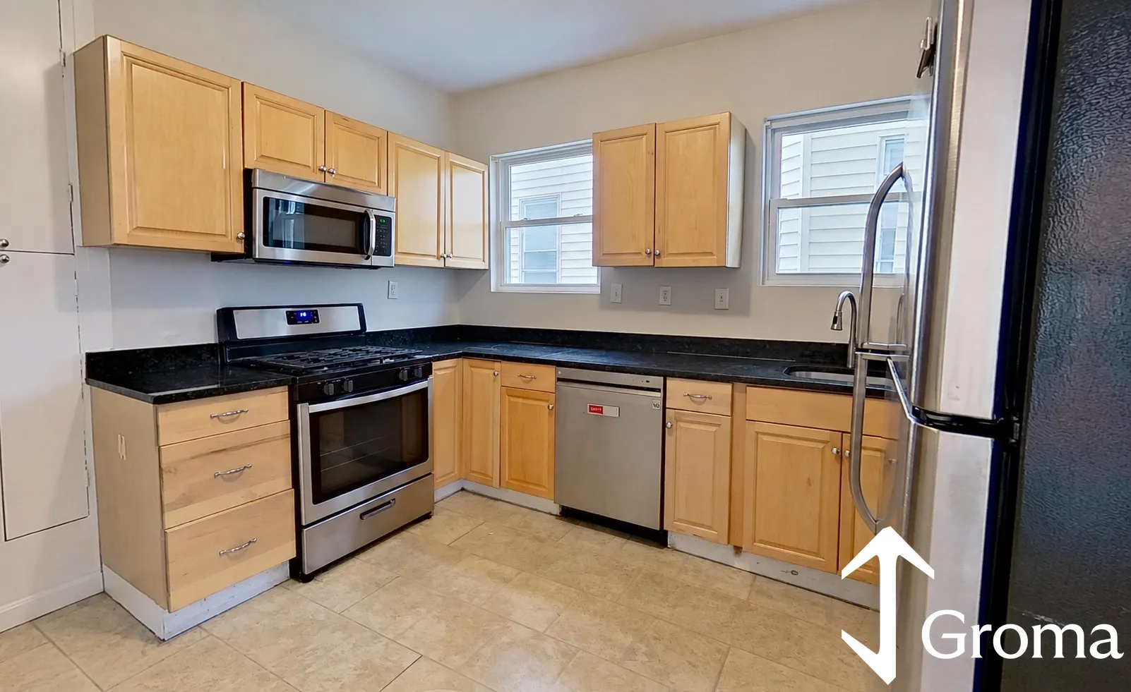 4 bed, 1 bath apartment for rent at 53 Hillside St Unit 3, Mission Hill — photo 1 of 9