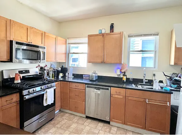 4 bed, 1 bath apartment for rent at 53 Hillside St Unit 3, Mission Hill — photo 6 of 10