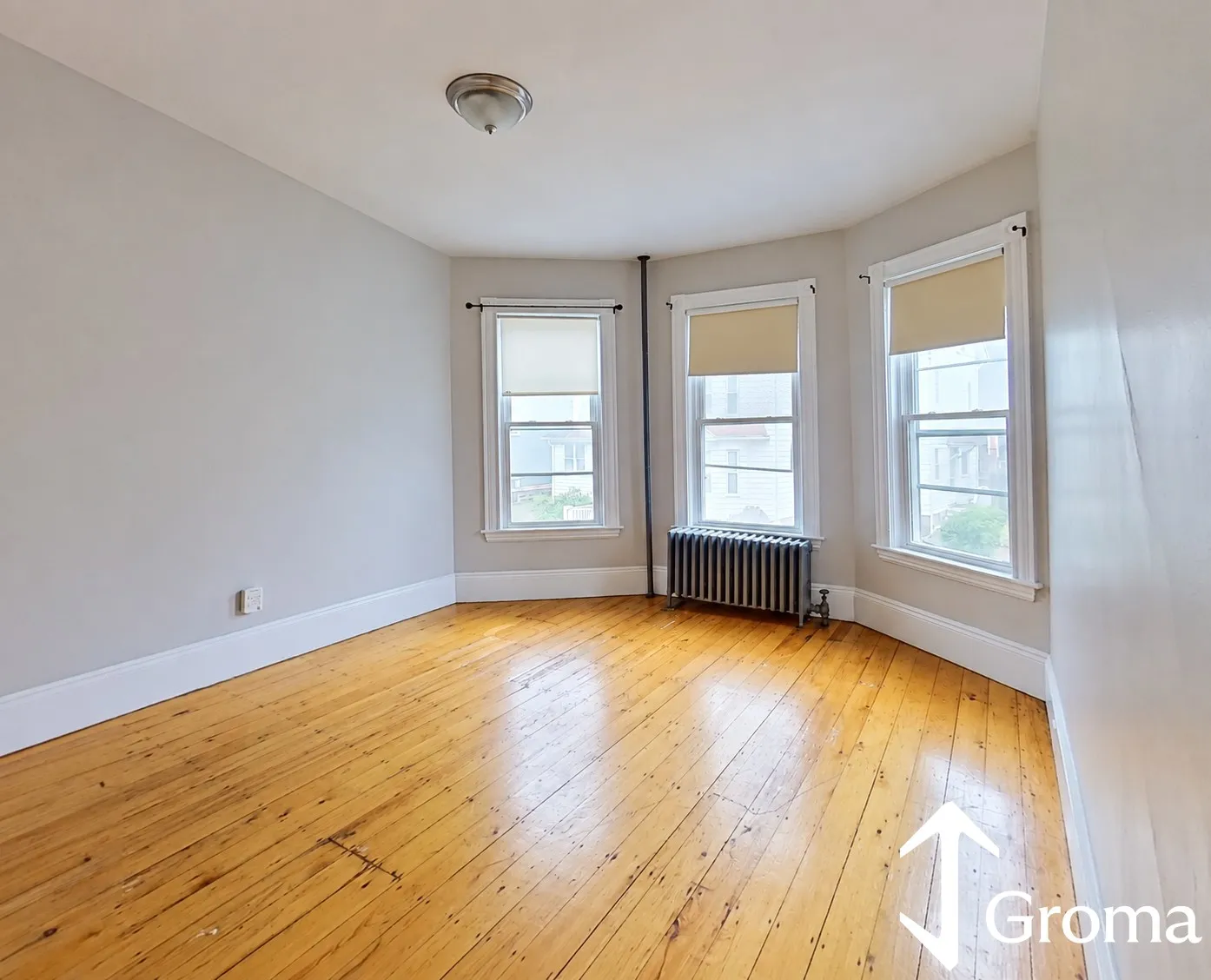 4 bed, 1 bath apartment for rent at 53 Hillside St Unit 3, Mission Hill — photo 4 of 9