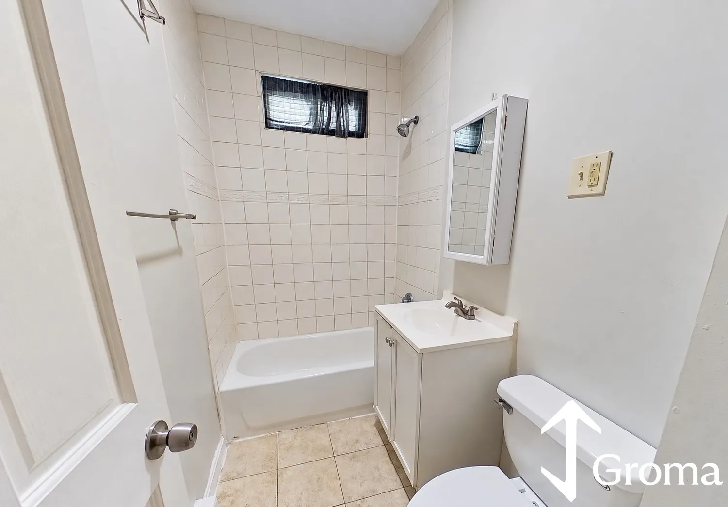 4 bed, 1 bath apartment for rent at 53 Hillside St Unit 3, Mission Hill — photo 3 of 9