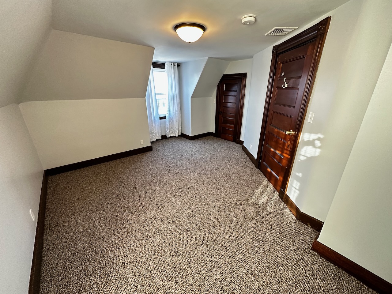 6 bed, 3.5 bath apartment for rent at 53 Hopedale St Unit 53, Allston — photo 23 of 29