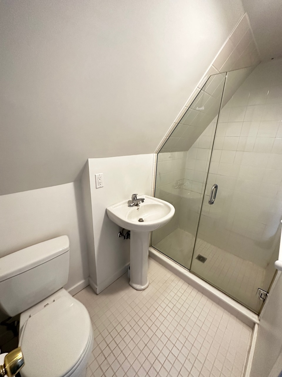 6 bed, 3.5 bath apartment for rent at 53 Hopedale St Unit 53, Allston — photo 13 of 29