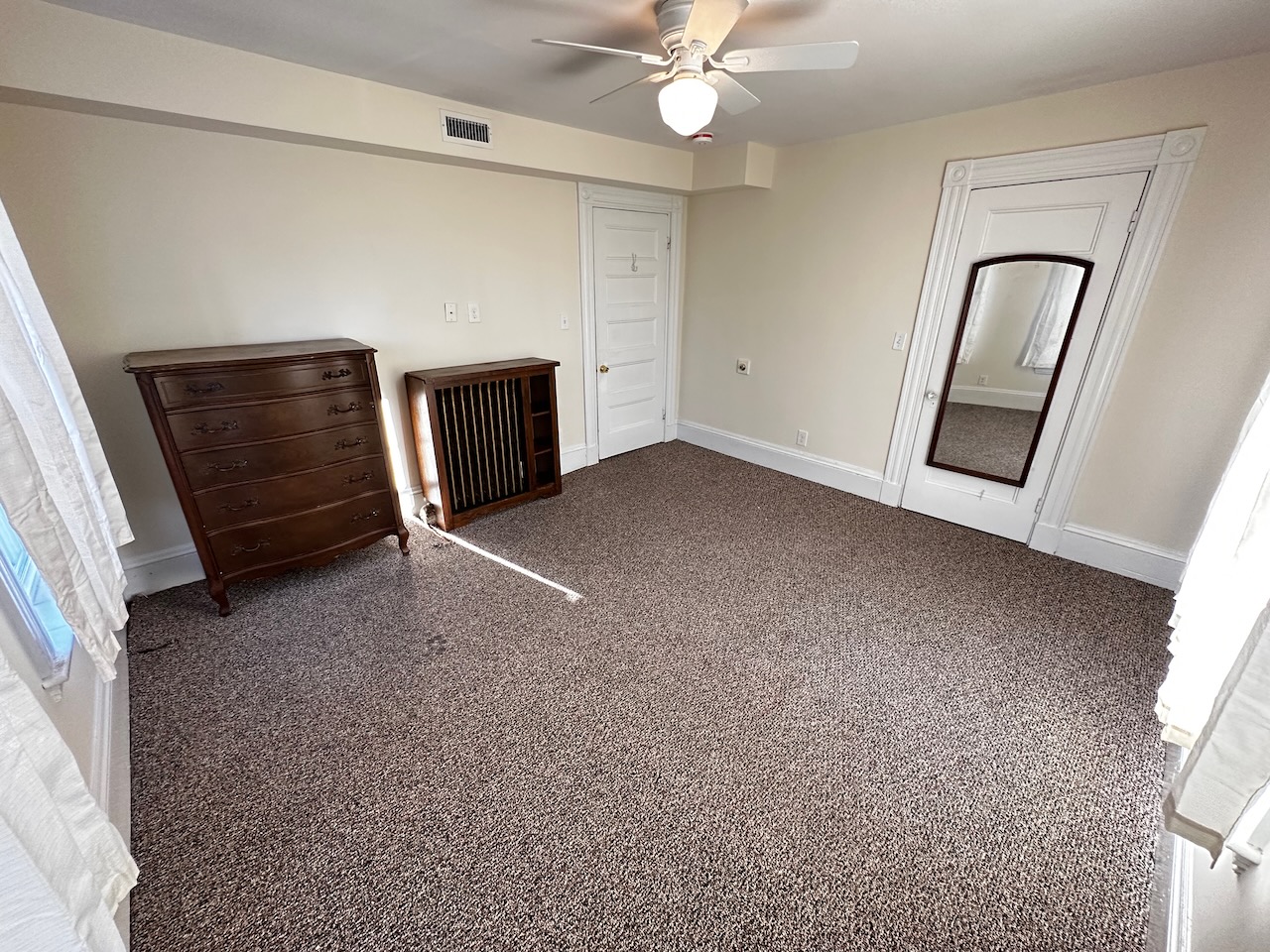 6 bed, 3.5 bath apartment for rent at 53 Hopedale St Unit 53, Allston — photo 17 of 29