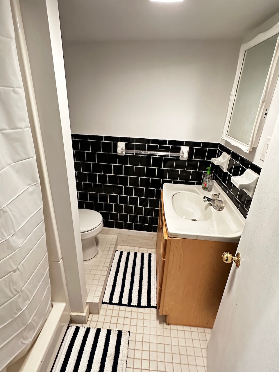 6 bed, 3.5 bath apartment for rent at 53 Hopedale St Unit 53, Allston — photo 10 of 29