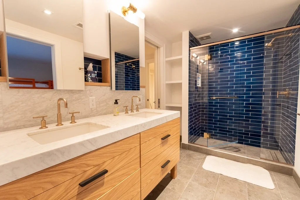 6 bed, 4+ bath apartment for rent at 53 Hummock Pond Rd, Nantucket — photo 15 of 23