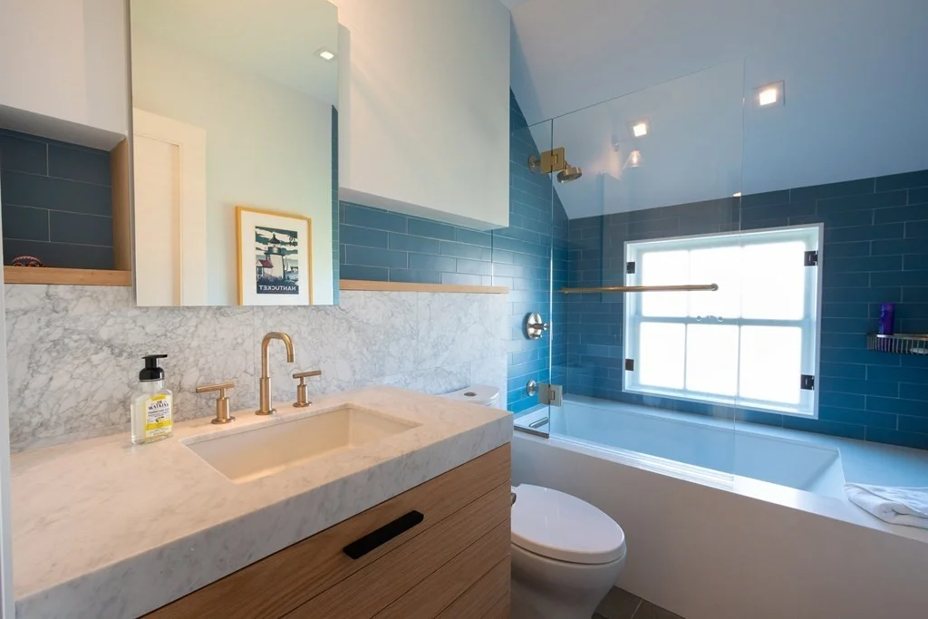 6 bed, 4+ bath apartment for rent at 53 Hummock Pond Rd, Nantucket — photo 19 of 23